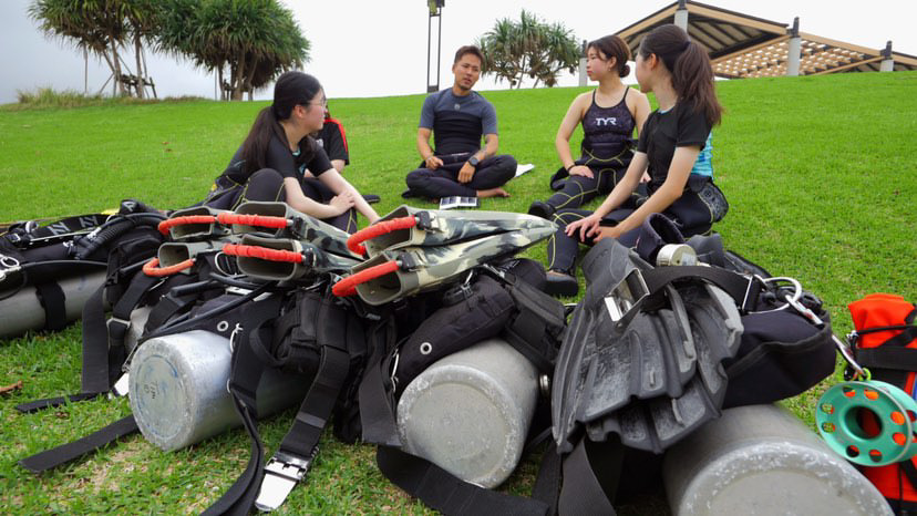 scuba diving course in Okinawa, Japan