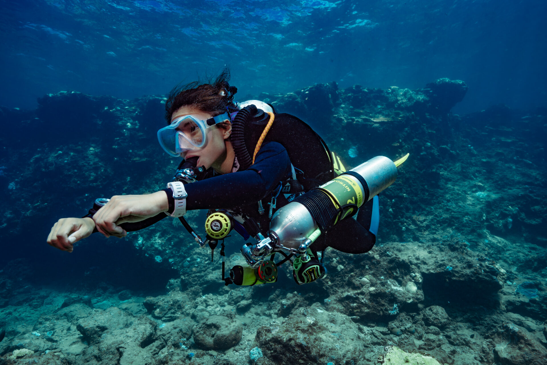 Take the Deep diver course in Okinawa