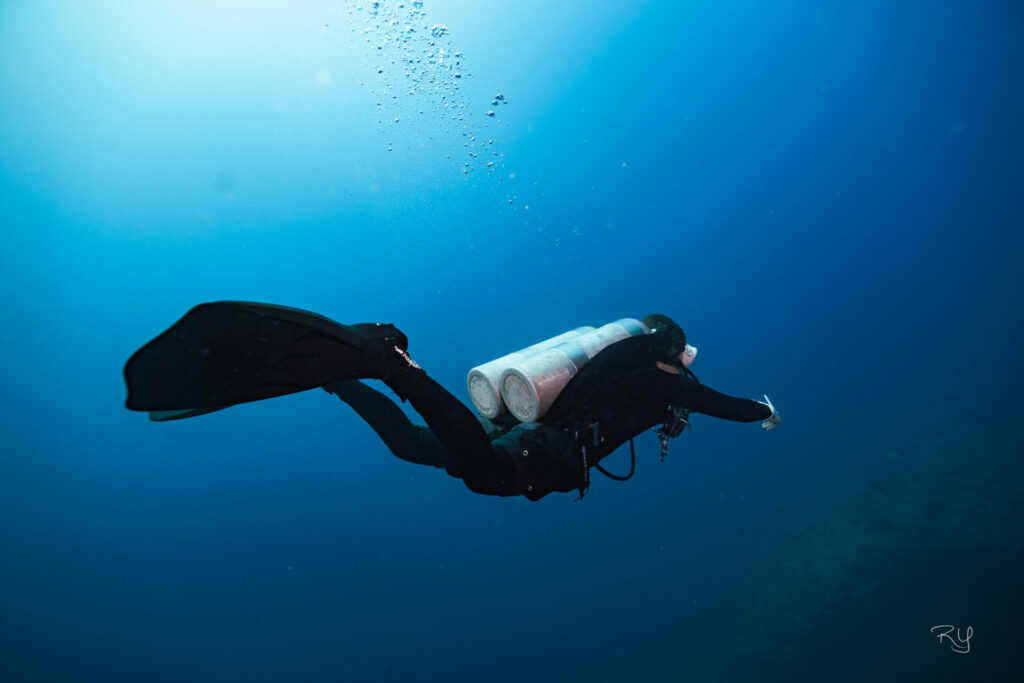 Scuba diver Buoyancy, Trim, Balance | TDI Intro to Tech course in Okinawa