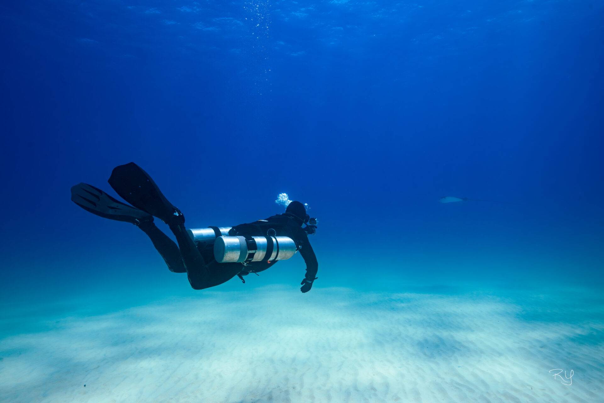USS Emmons wreck diving in Okinawa